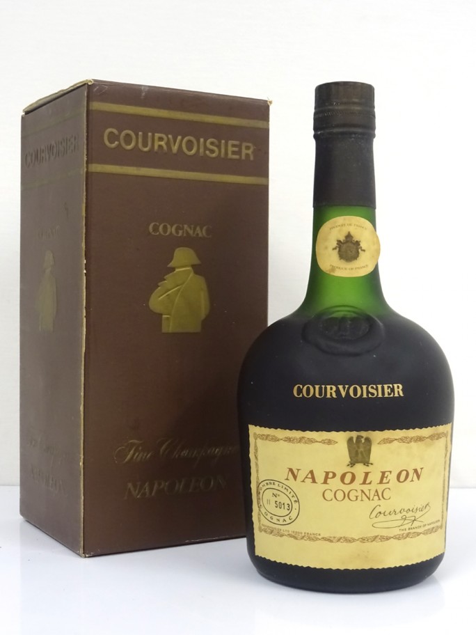 COURVOISIER NAPOLEON クルボアジュ ナポレオン 700ml