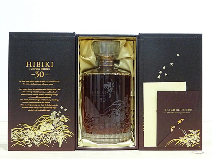 SUNTORY サントリー 響 30年 意匠ボトル 花鳥風月 高価買取致しました!!!